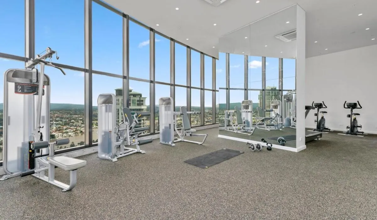 Ocean Beachfront Modern 2 Bedroom Apartment Gold Coast