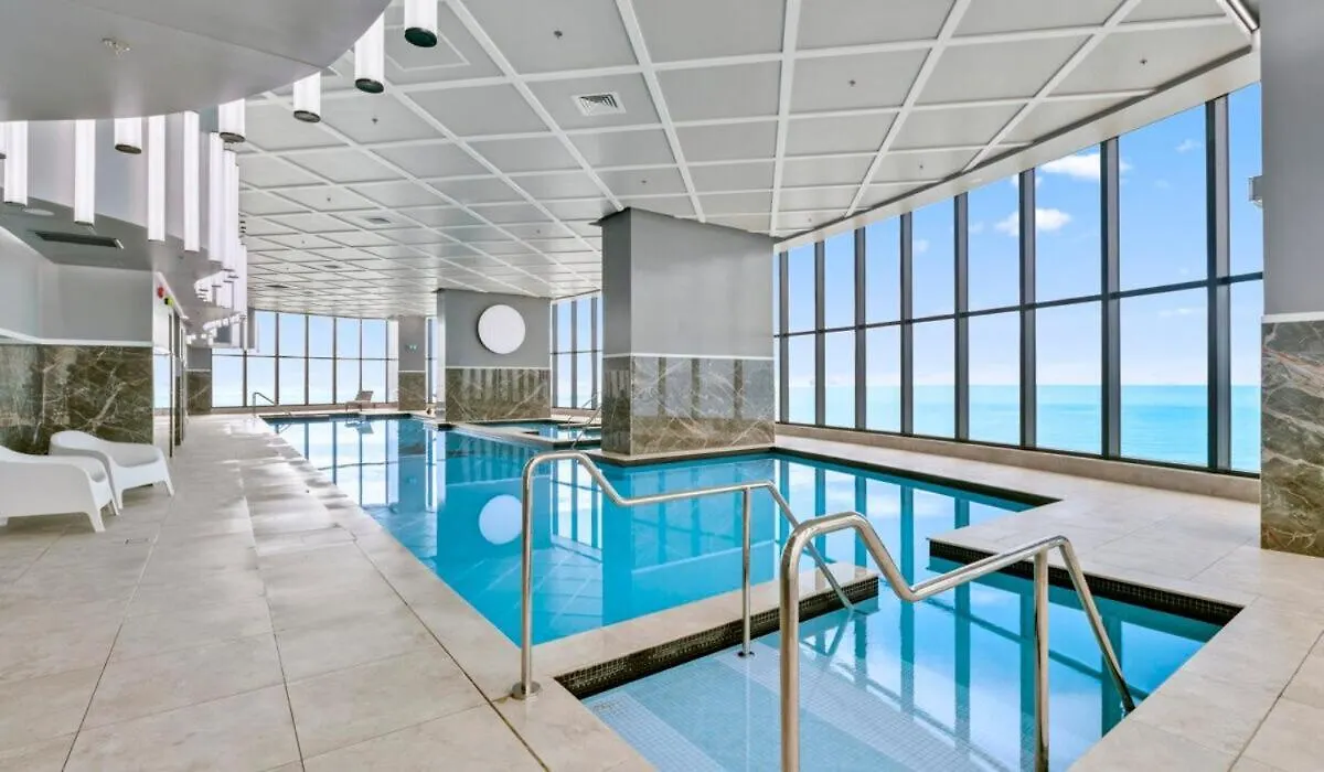 Ocean Beachfront Modern 2 Bedroom Apartment Gold Coast